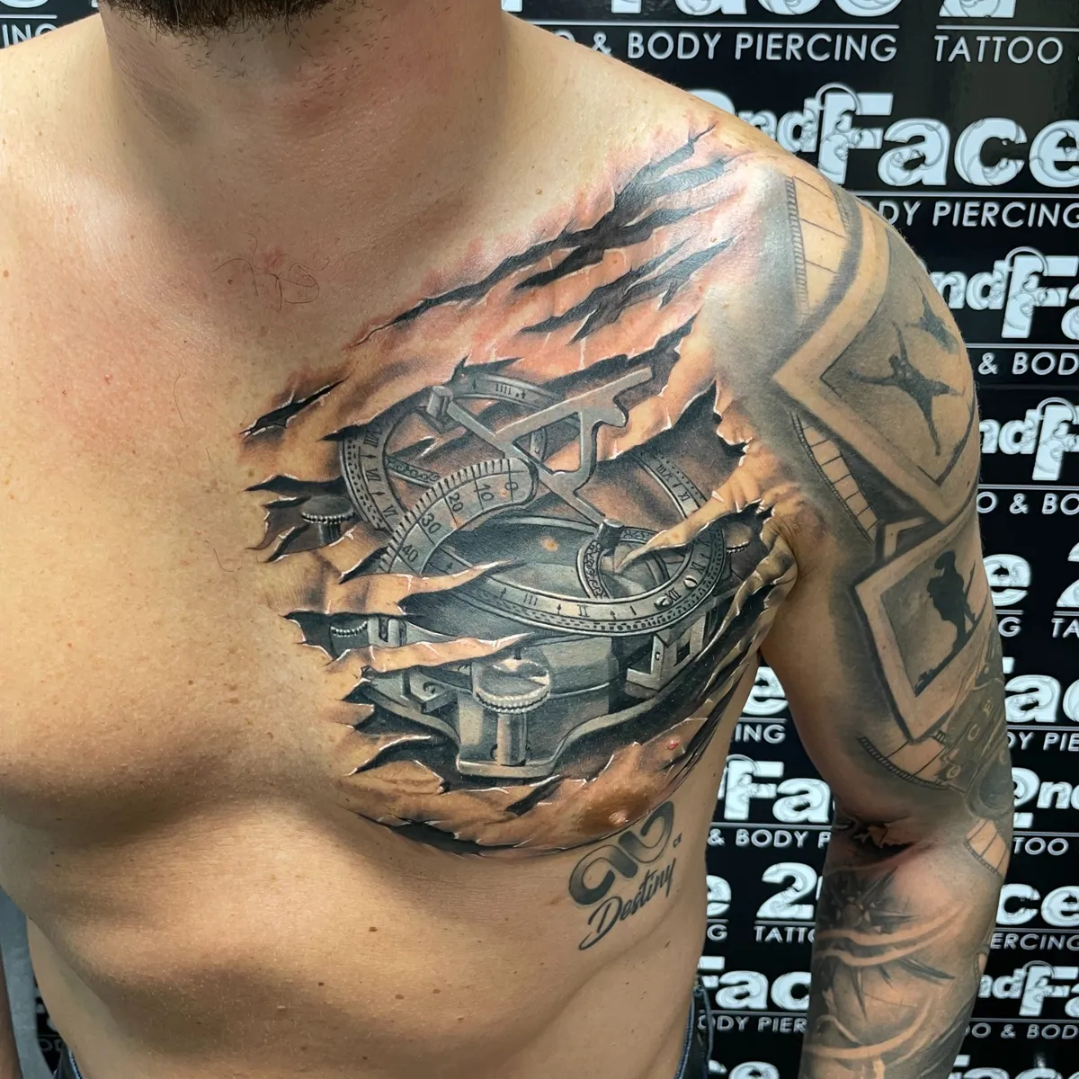 Fotografie din portofoliul 2nd Face Tattoo & Body Piercing, București