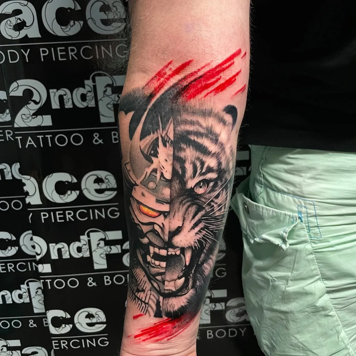 Fotografie din portofoliul 2nd Face Tattoo & Body Piercing, București
