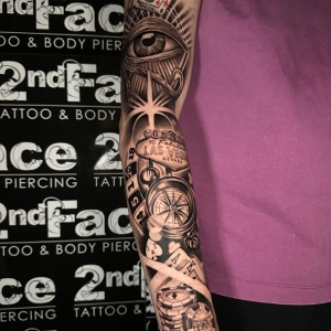 #tattoo #tattoos #tattooed #tattooedmen #blackandgreytattoo #realistictattoo #tats #fullsleevetattoo #gambletattoo #tattooartist #art #bodyart #inked #lasvegas #roulette #insta #eyetattoo #casino #compass #tattooar
