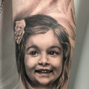 tatuaj potret copil tatuaj potret copil