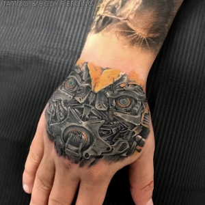 bumblebee transformars tatuaj bumblebee transformars tatuaj