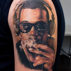 portret color tatuaj portret color tatuaj brat barbat