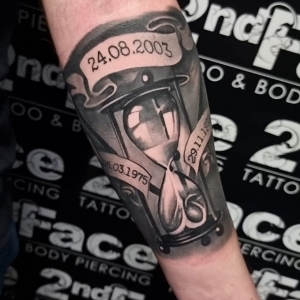 Tatuaj Clepsidra Antebrat Tatuaj Clepsidra Antebrat