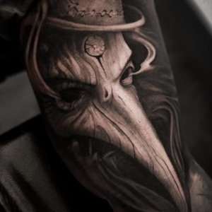 Tatuaj Doctor Plague barbati Tatuaj Doctor Plague barbati