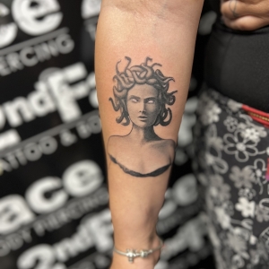 Tatuaj Antebrat Femeie Tatuaj Antebrat Femeie