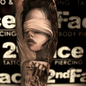 Tatuaj picior portret realistic